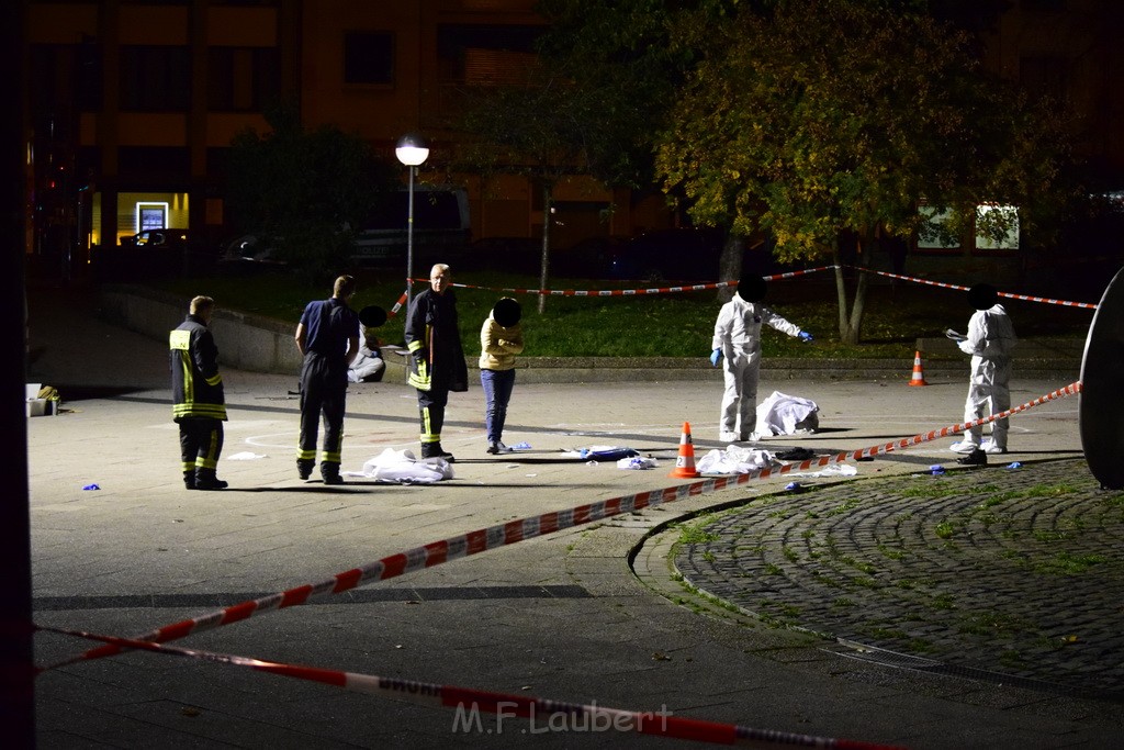 Einsatz BF Messerstecherei Koeln Neustadt Nord Eberplatz Platzmitte P183.JPG - Miklos Laubert